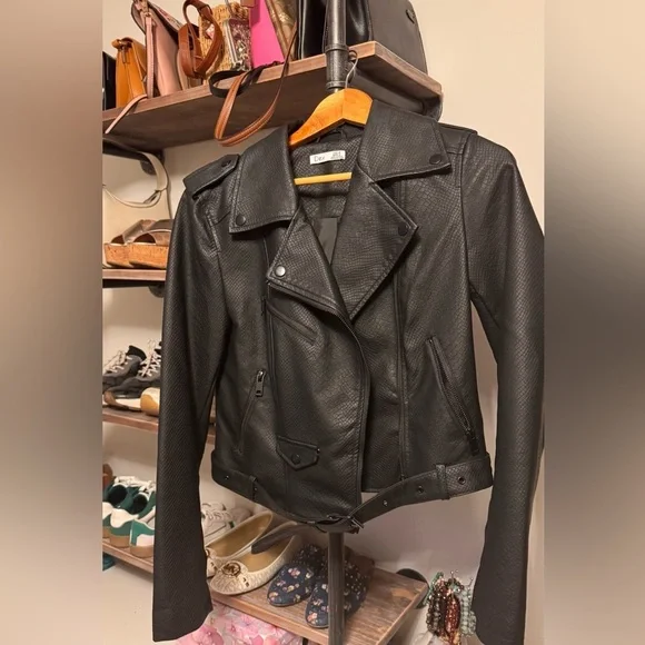 Black jacket - Picture 6 of 6